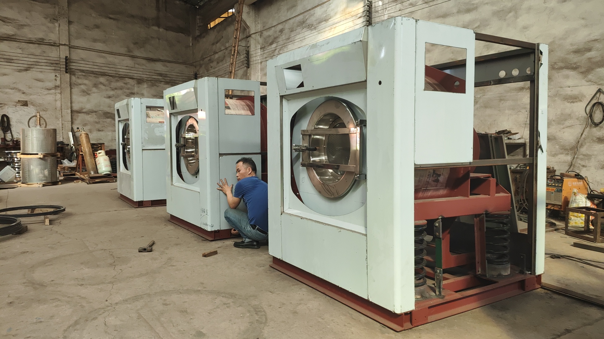 
醫用全自動洗衣機與大型酒店洗滌設備，珠江洗滌如何服務百家知名企業？
