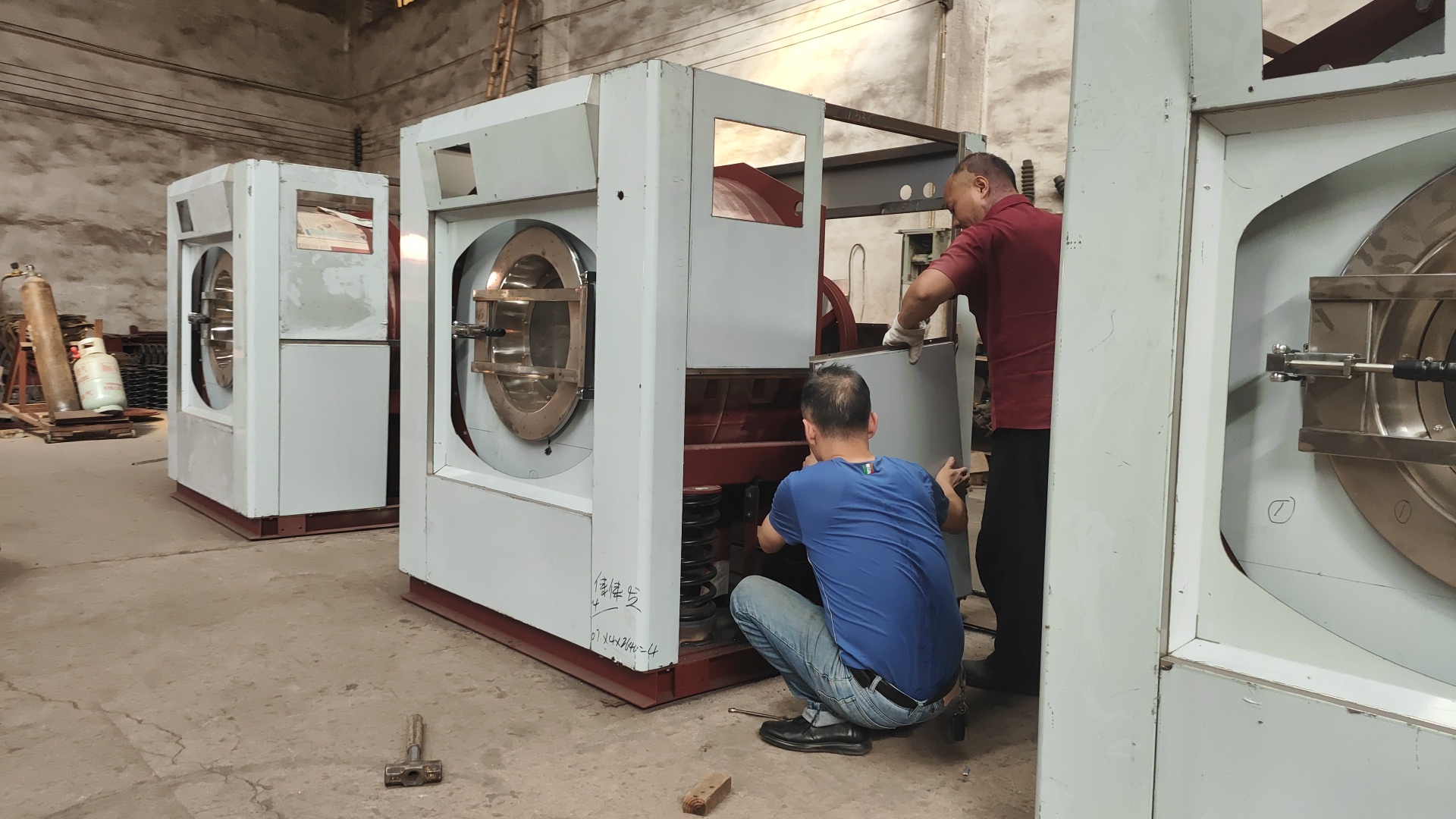 
珠江洗滌工業全自動洗衣機如何服務中山大學附屬第一醫院等知名單位？憑借專利技術與高效洗滌方案！
